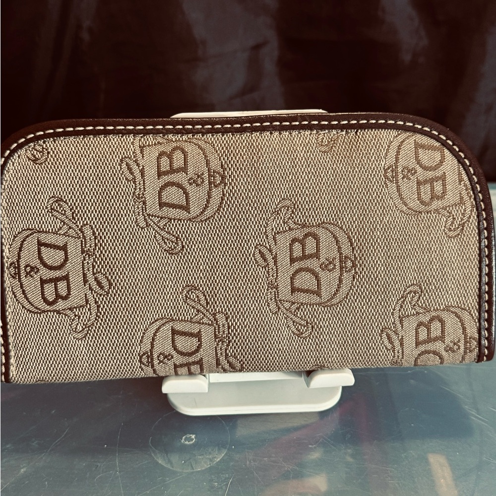 D&B EYEGLASSES CASE EXCELLENT USED CONDITION